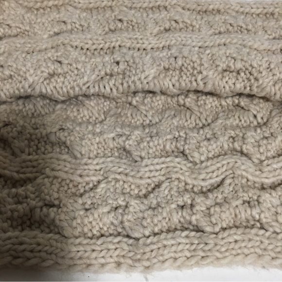 Chunky Cable knit circle infinity scarf oatmeal Alice V ITALY EUC - Picture 6 of 10